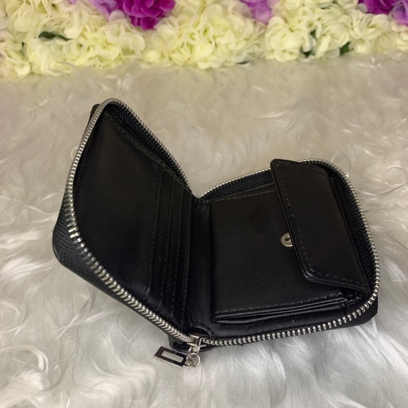 Guess black wallet - Picture 4 of 4